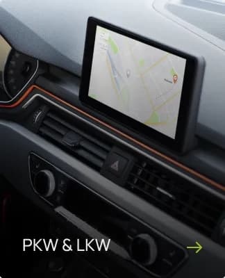 Multimedia-Display im PKW-Cockpit — Apple CarPlay & Android Auto Nachrüstung